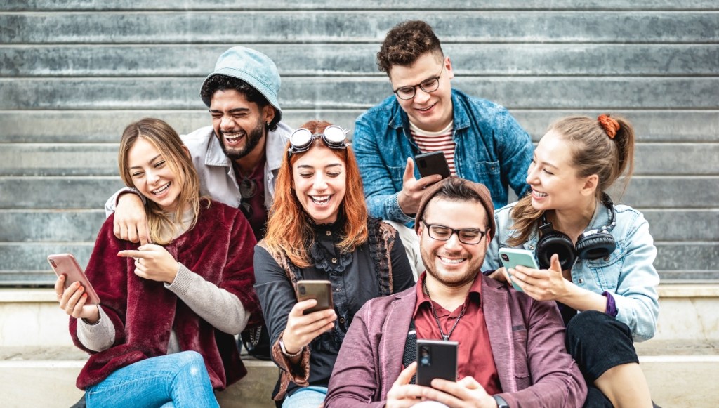 IL LORO DOMANI E’… OGGI (NOTE SU GEN-Z E ALCUNE PERICOLOSE ETICHETTE…)